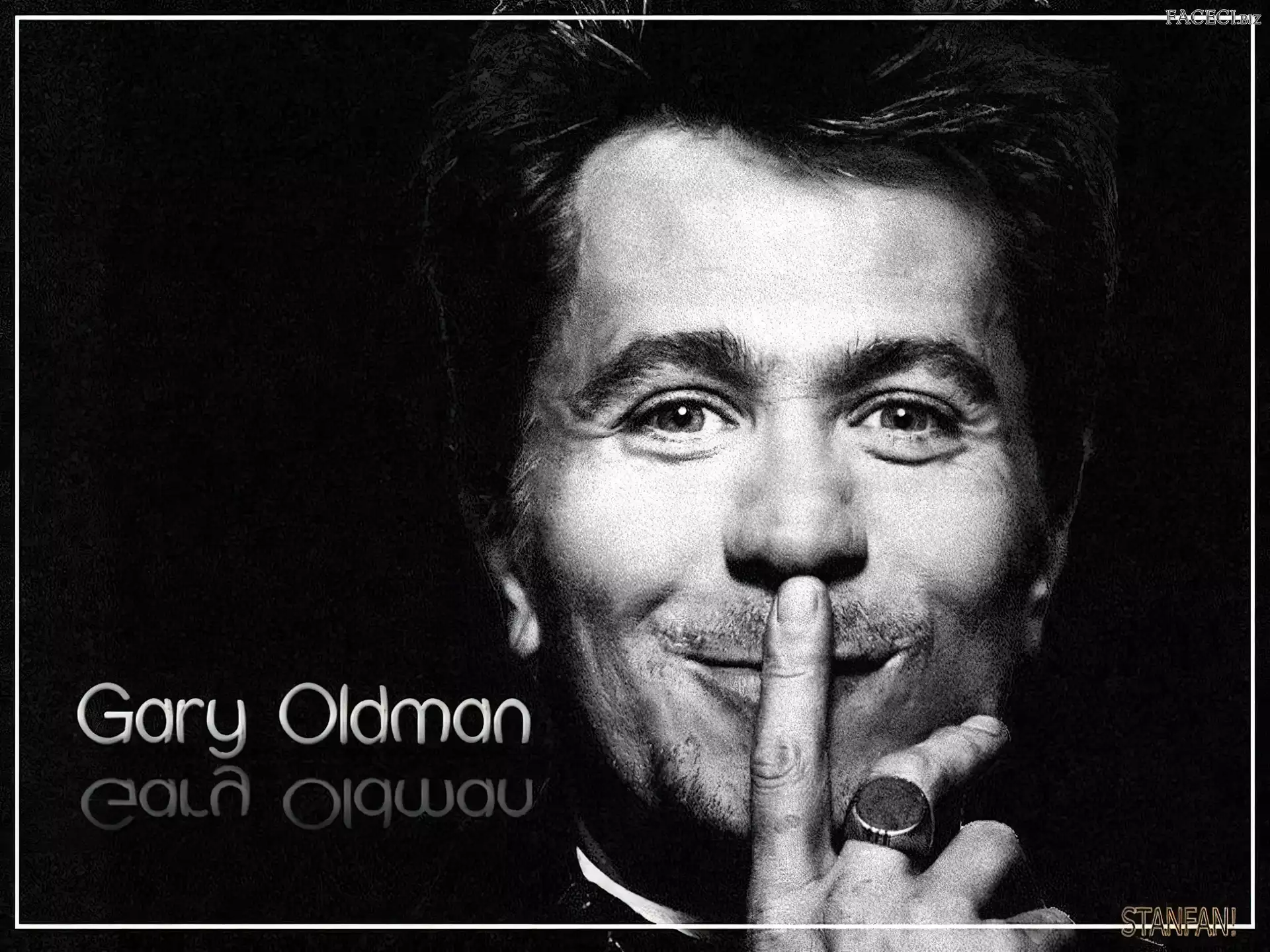 sygnet, Gary Oldman, palec